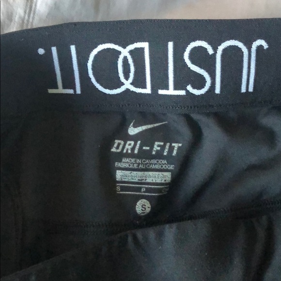 Nike 3/4 leggings small - Picture 3 of 5